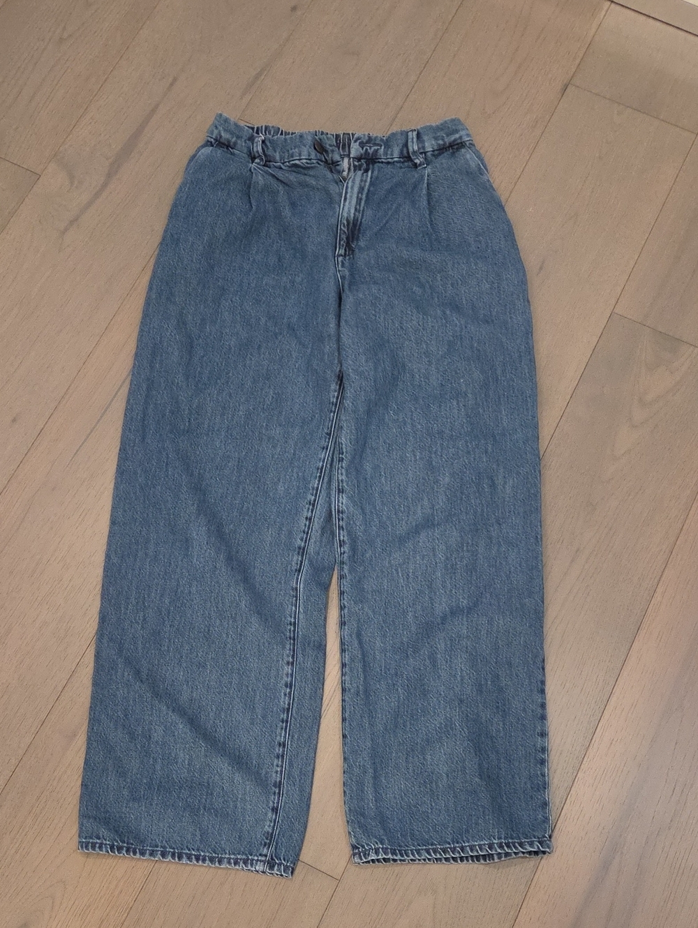 Uniqlo Women's High-Waist Wide-Leg Jeans in Medium Blue